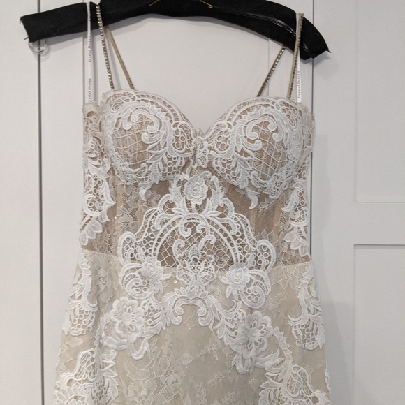 Mermaid style wedding dress - Picture 4 of 8